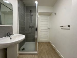 Photo 6- click for photo gallery